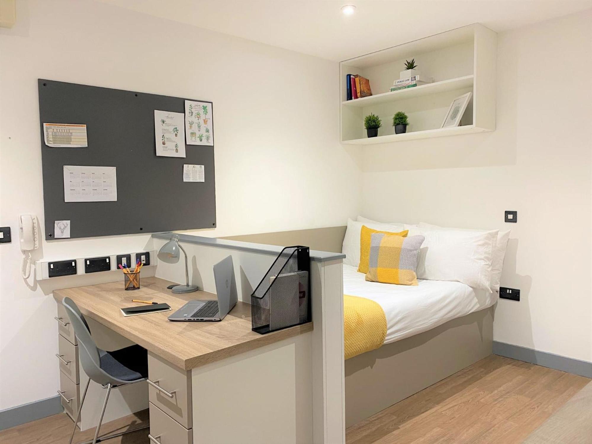 For Students Only At Great Patrick Street Apartment Belfast Exterior photo