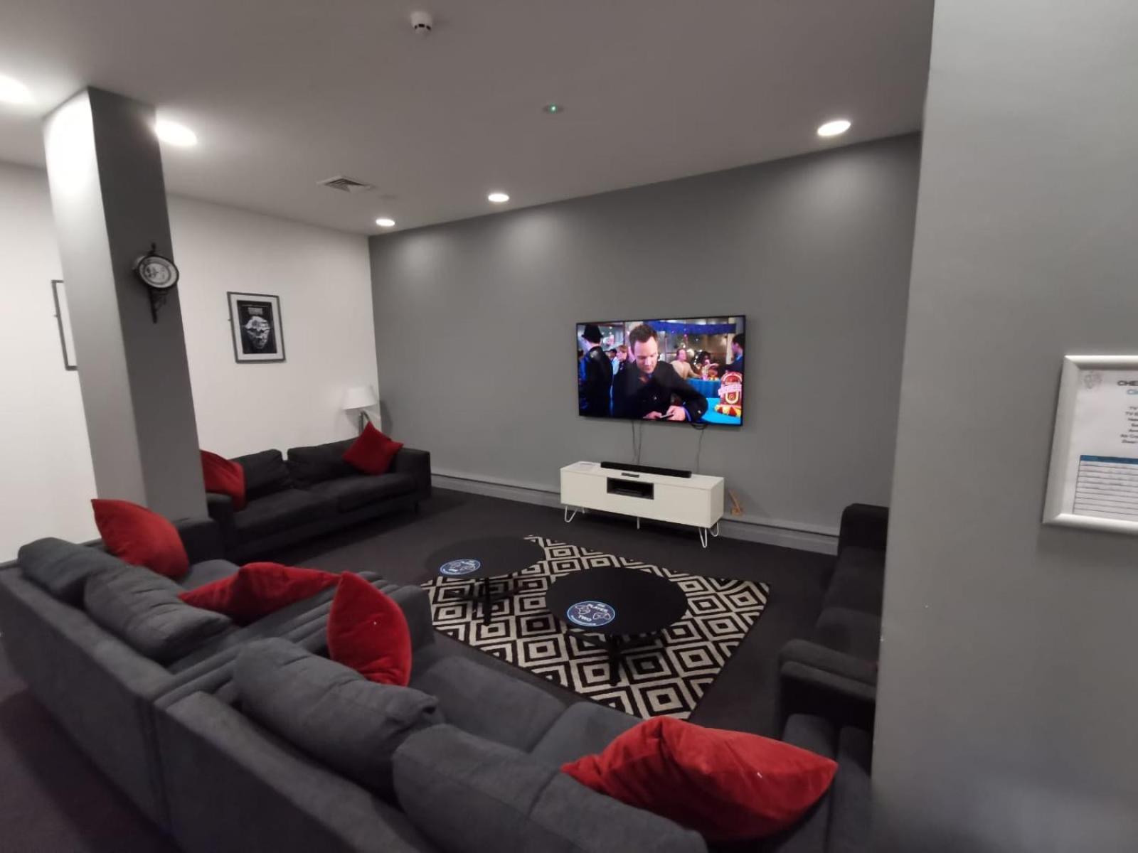 For Students Only At Great Patrick Street Apartment Belfast Exterior photo